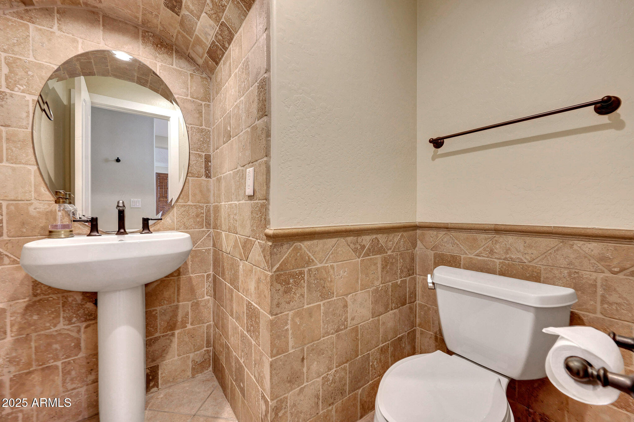 2909 North 48th Street Phoenix, AZ 85018 - Photo 11 of 48 B (4)