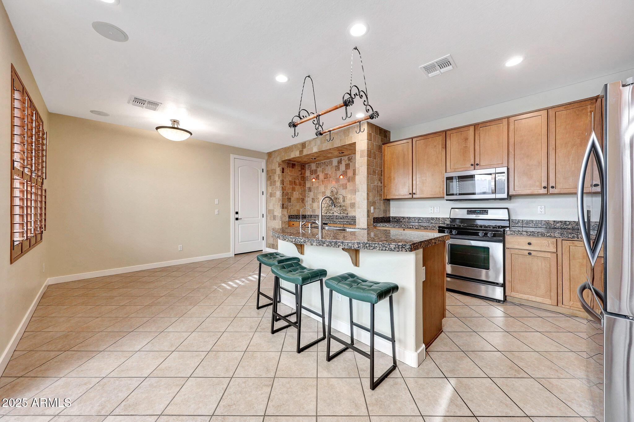 2909 North 48th Street Phoenix, AZ 85018 - Photo 13 of 48 B (8)