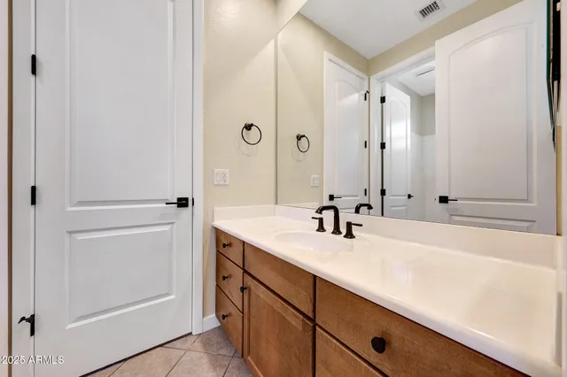 $2,950 | 2909 North 48th Street, Phoenix, AZ 85018