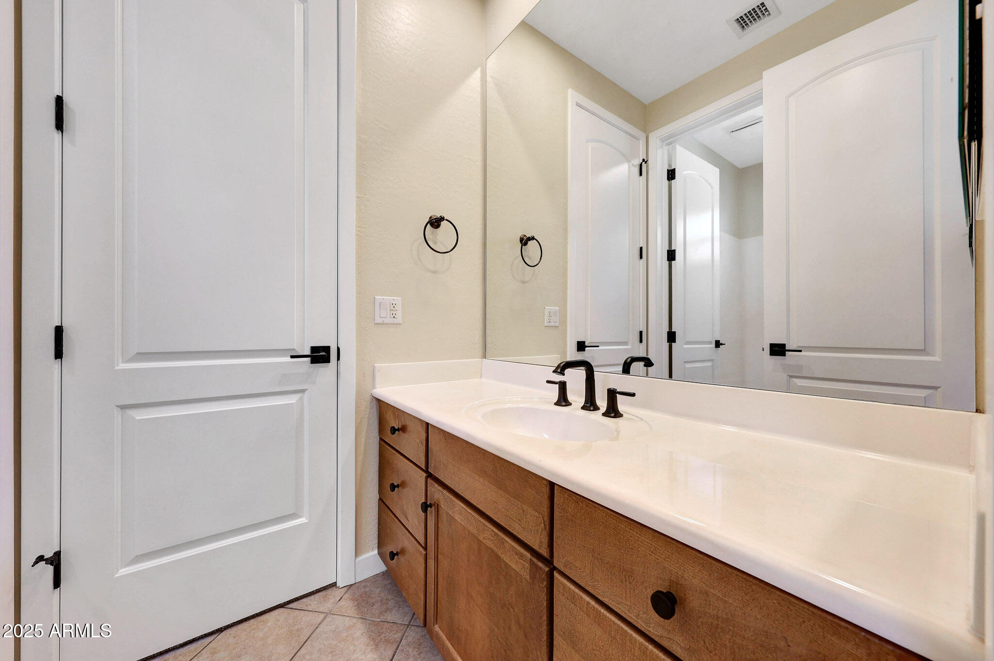 2909 North 48th Street Phoenix, AZ 85018 - Photo 30 of 48 B (25)