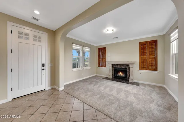 $2,950 | 2909 North 48th Street, Phoenix, AZ 85018