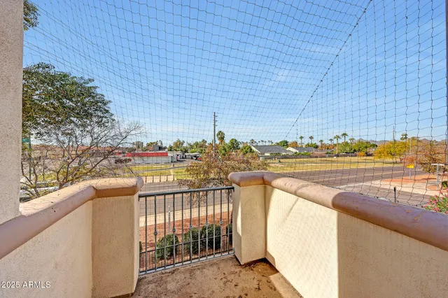 $2,950 | 2909 North 48th Street, Phoenix, AZ 85018