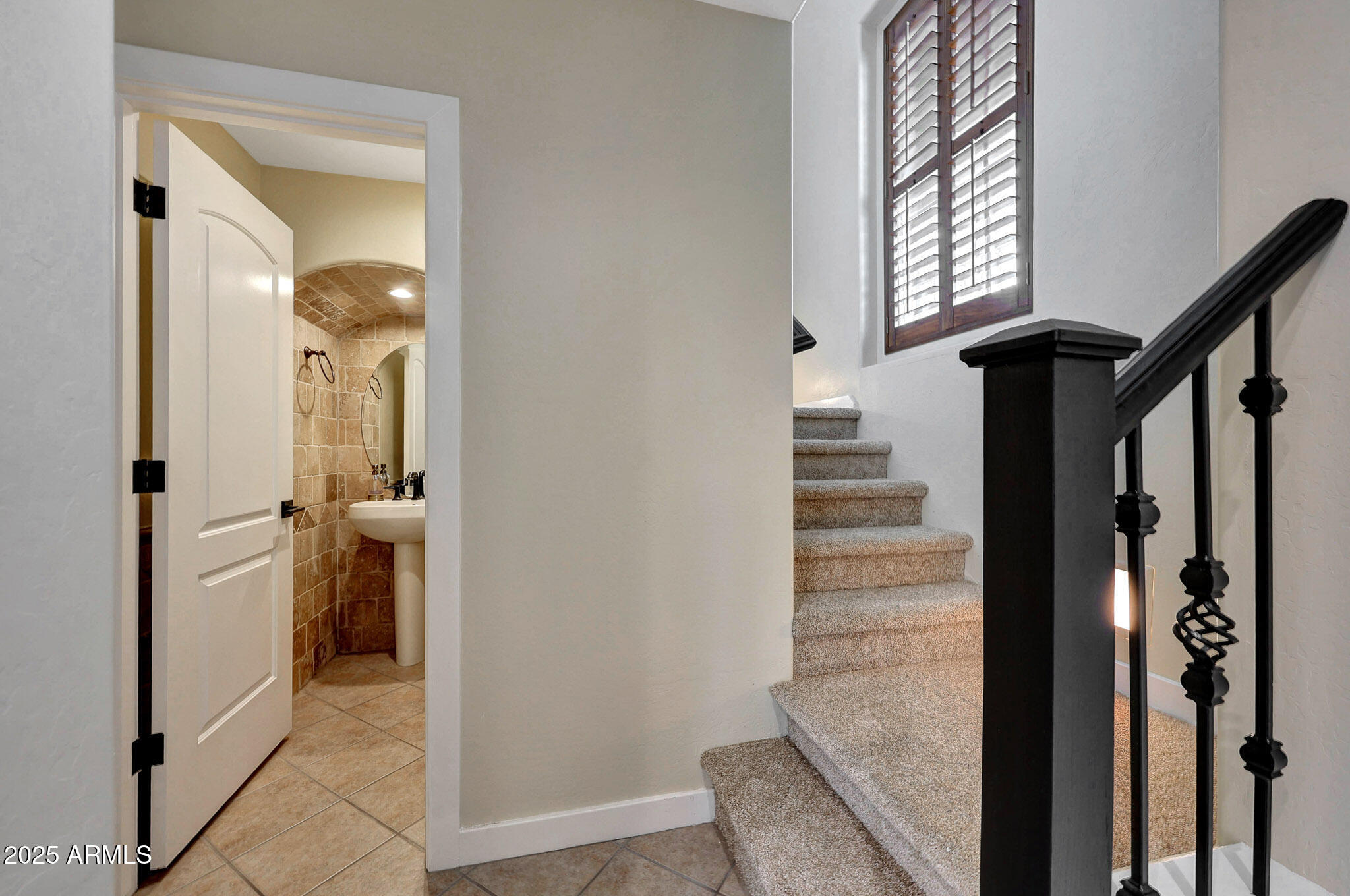 2909 North 48th Street Phoenix, AZ 85018 - Photo 10 of 48 B (3)