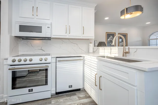 $1,800 | 1102 Stanfield Point Road, Unit A, Gautier, MS 39553