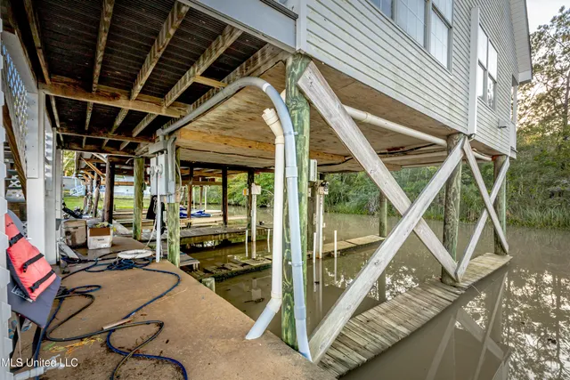 $1,800 | 1102 Stanfield Point Road, Unit A, Gautier, MS 39553