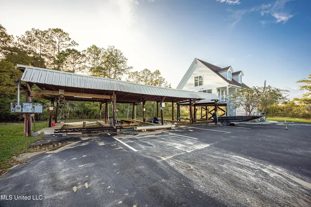 $1,800 | 1102 Stanfield Point Road, Unit A, Gautier, MS 39553