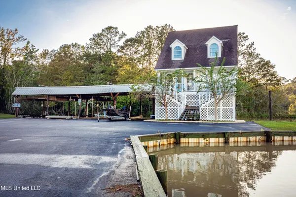 $1,800 | 1102 Stanfield Point Road, Unit A, Gautier, MS 39553