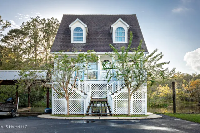 $1,800 | 1102 Stanfield Point Road, Unit A, Gautier, MS 39553