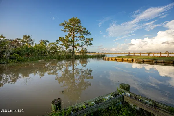 $1,800 | 1102 Stanfield Point Road, Unit A, Gautier, MS 39553
