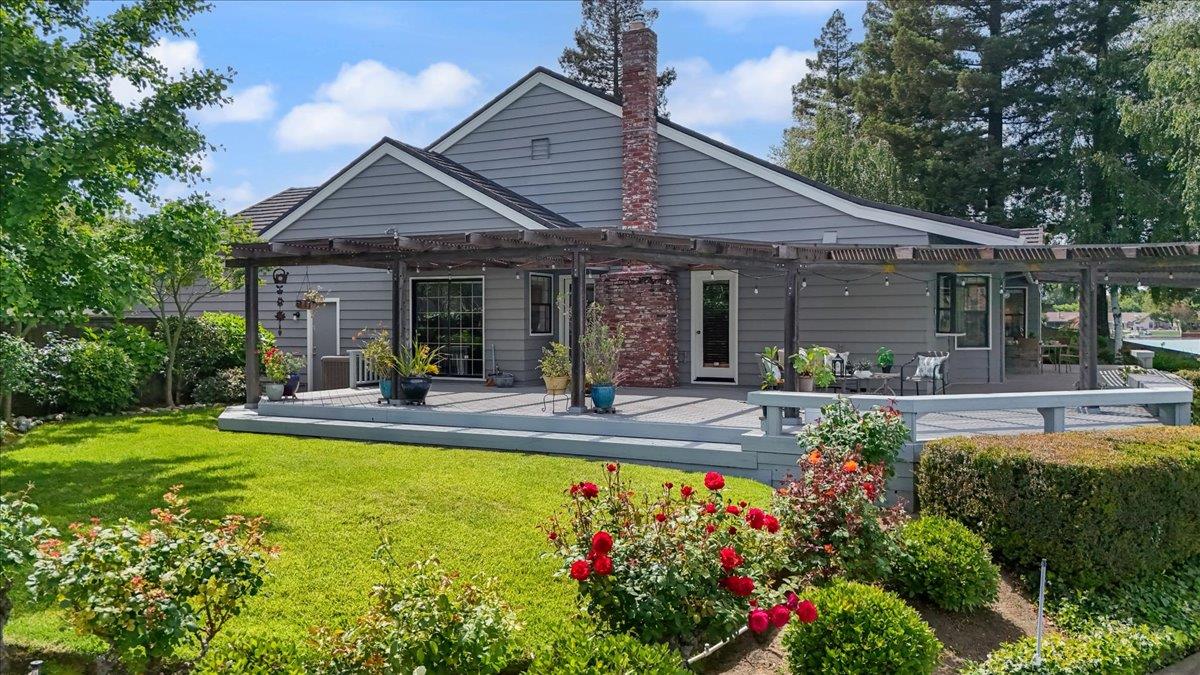 5726 Shelldrake Court Stockton, CA 95207 - Photo 78 of 89 a view of a house with swimming pool and sitting area