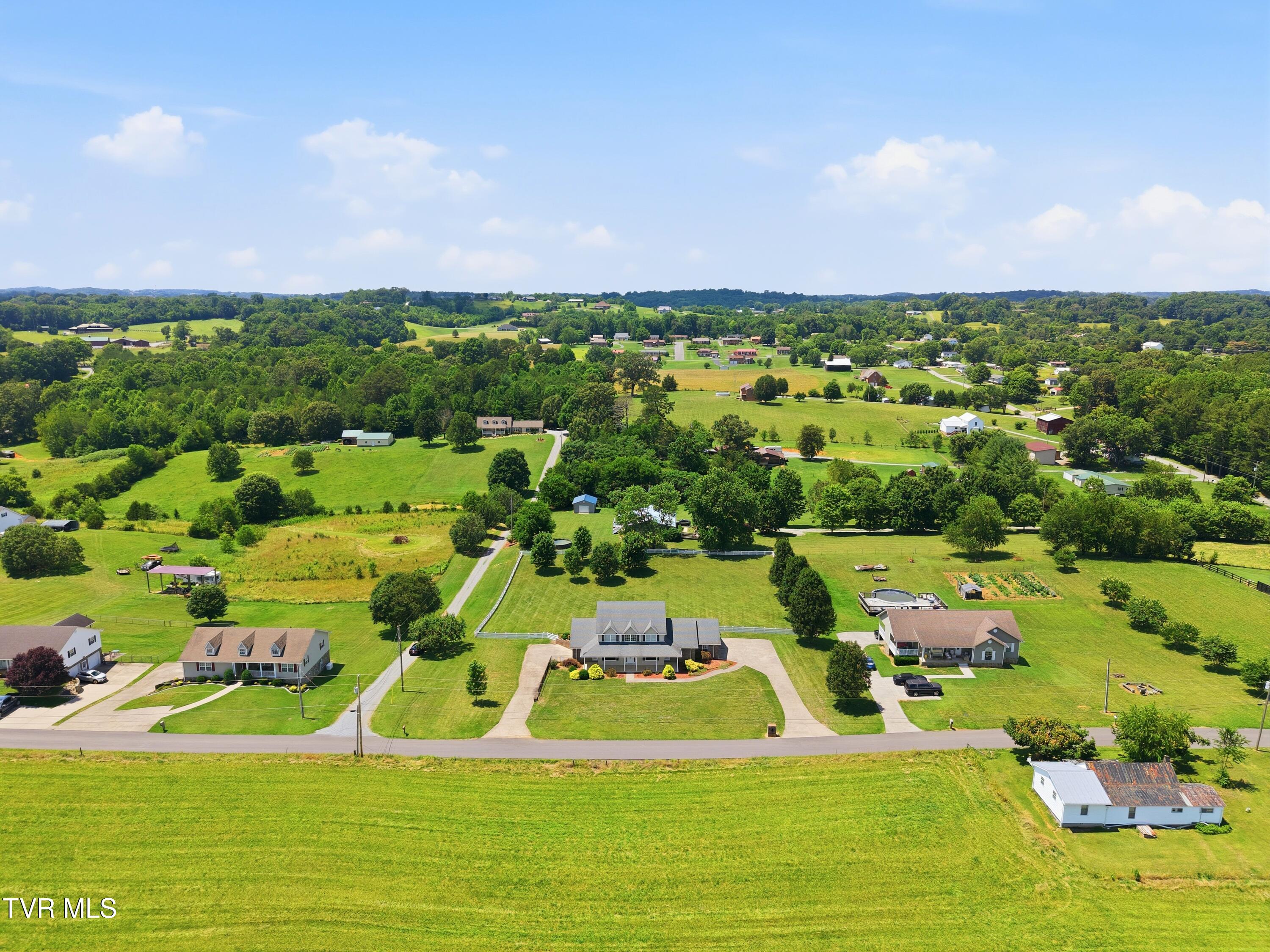 767 Possum Creek Road Greeneville, TN 37743 - Photo 66 of 69 17_767_possum_creek_rd_0016