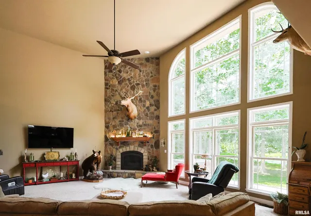 $750,000 | 4331 County Road 1225 East, Salem, IL 62881