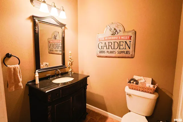 $750,000 | 4331 County Road 1225 East, Salem, IL 62881