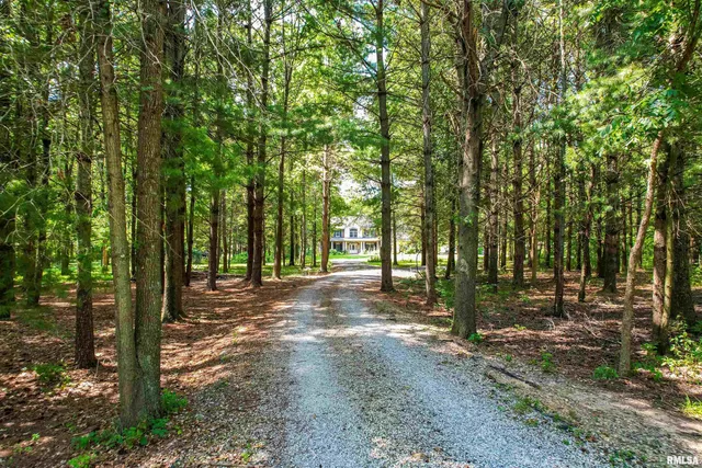 $750,000 | 4331 County Road 1225 East, Salem, IL 62881