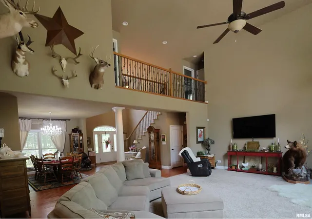 $750,000 | 4331 County Road 1225 East, Salem, IL 62881