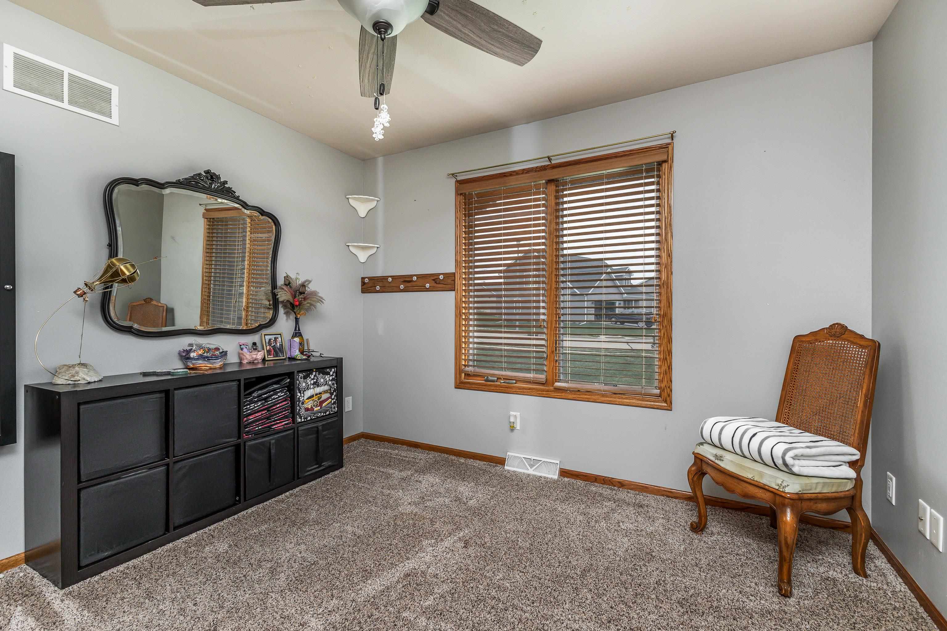 2101 Cheyenne Way Dubuque, IA 52002 - Photo 24 of 43 Gallery Image 24