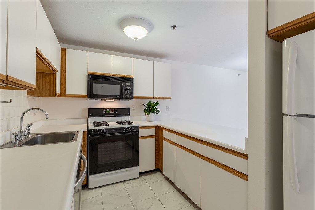 175 Littleton Road, Unit A8 Chelmsford, MA 01824 - Photo 20 of 40 Gallery Image 20