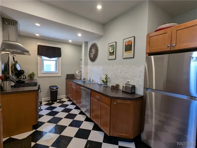 $2,350 | 656 Lafayette Avenue, Buffalo, NY 14222