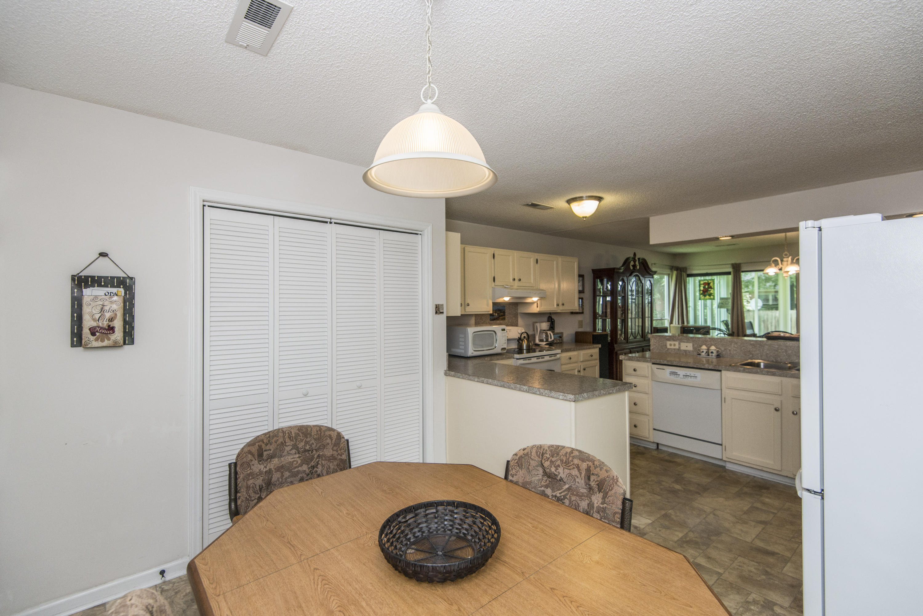102 Towne Square Road Summerville, SC 29485 - Photo 10 of 51 _DSC3427