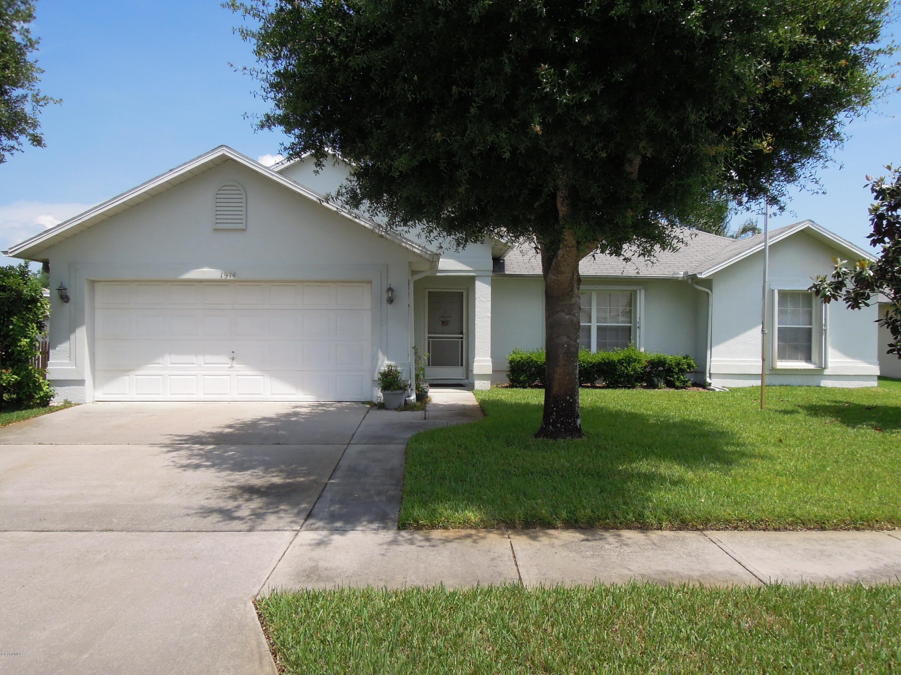 1914 Blue Ridge Avenue Melbourne, FL 32935 - Photo 1 of 28 Blue Ridge 1914 006