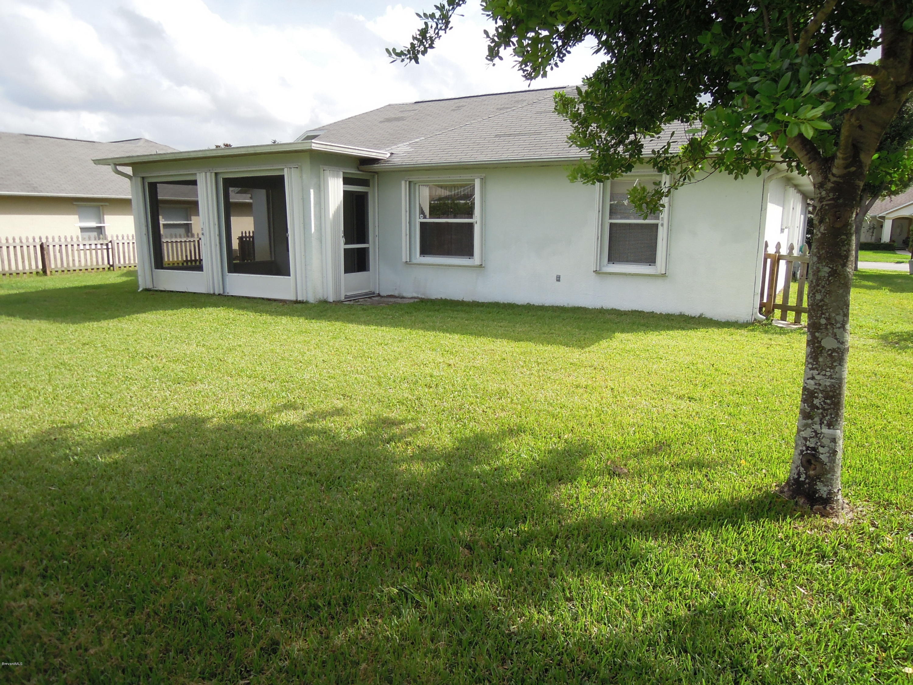 1914 Blue Ridge Avenue Melbourne, FL 32935 - Photo 3 of 28 Blue Ridge 033
