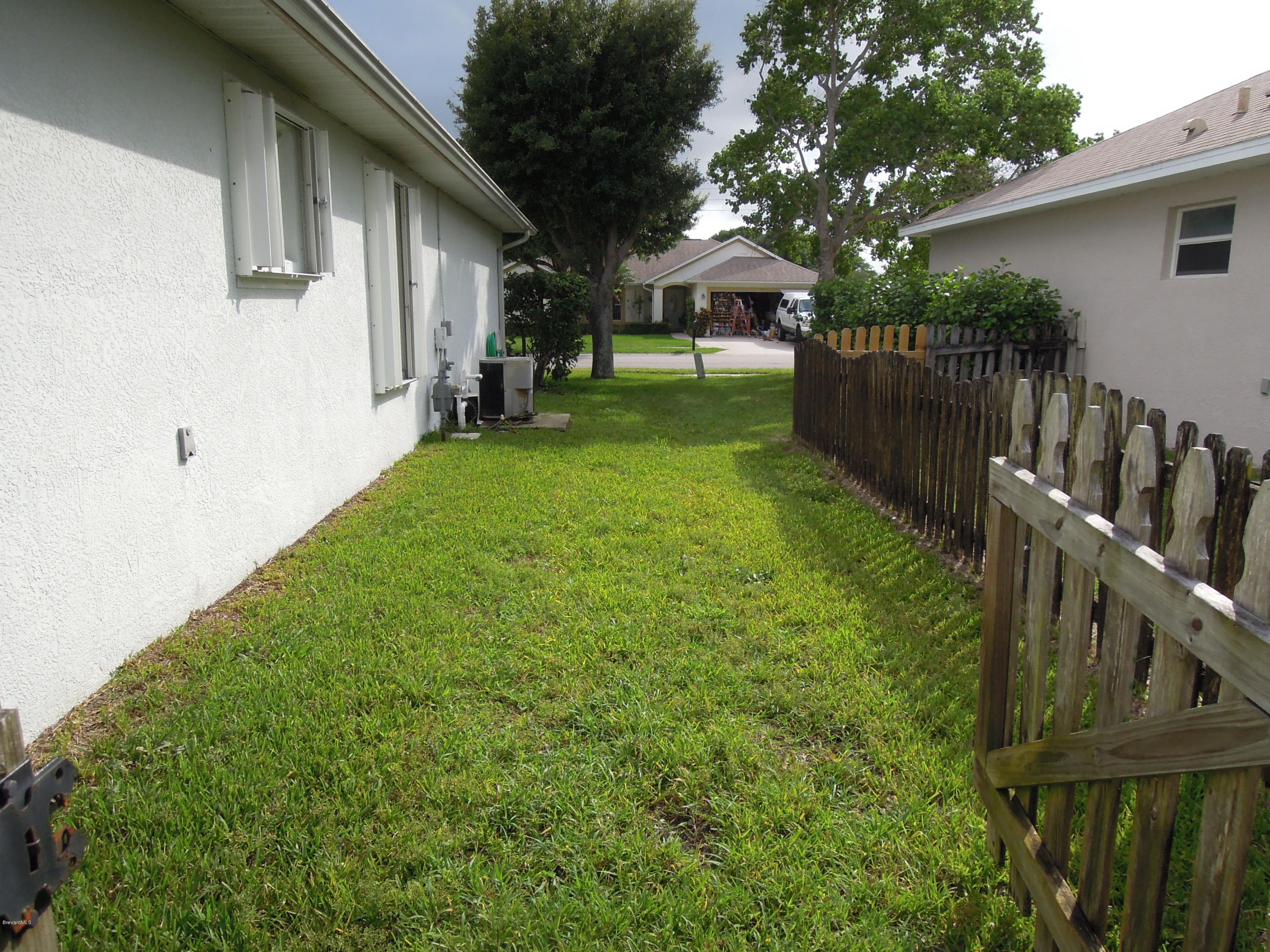 1914 Blue Ridge Avenue Melbourne, FL 32935 - Photo 5 of 28 Blue Ridge 031