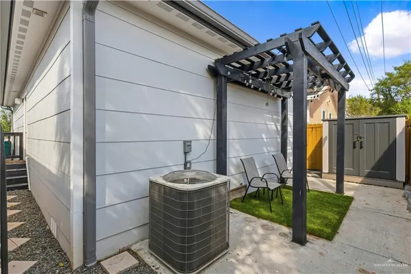 $1,275 | 2833 Melanie Drive, Pharr, TX 78577