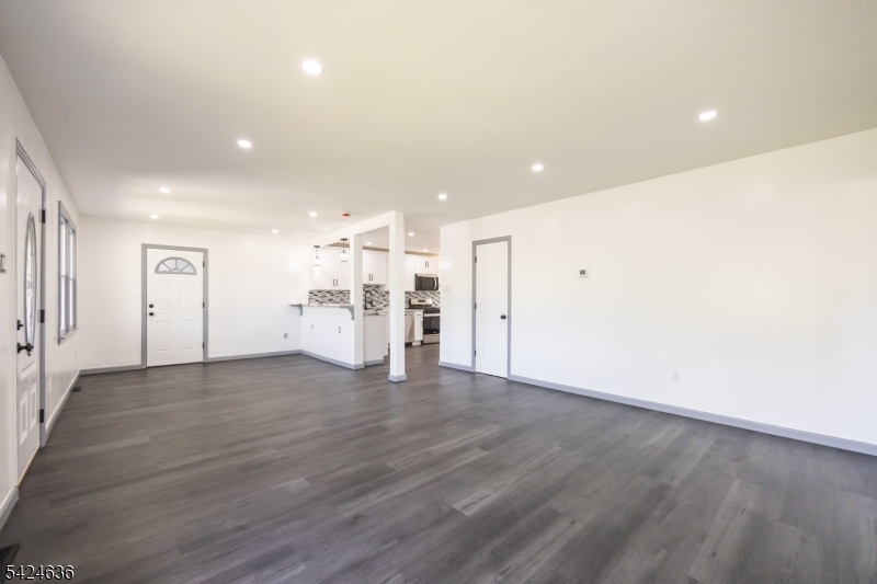 1720 Chews Landing Road Blackwood, NJ 08012 - Photo 4 of 23