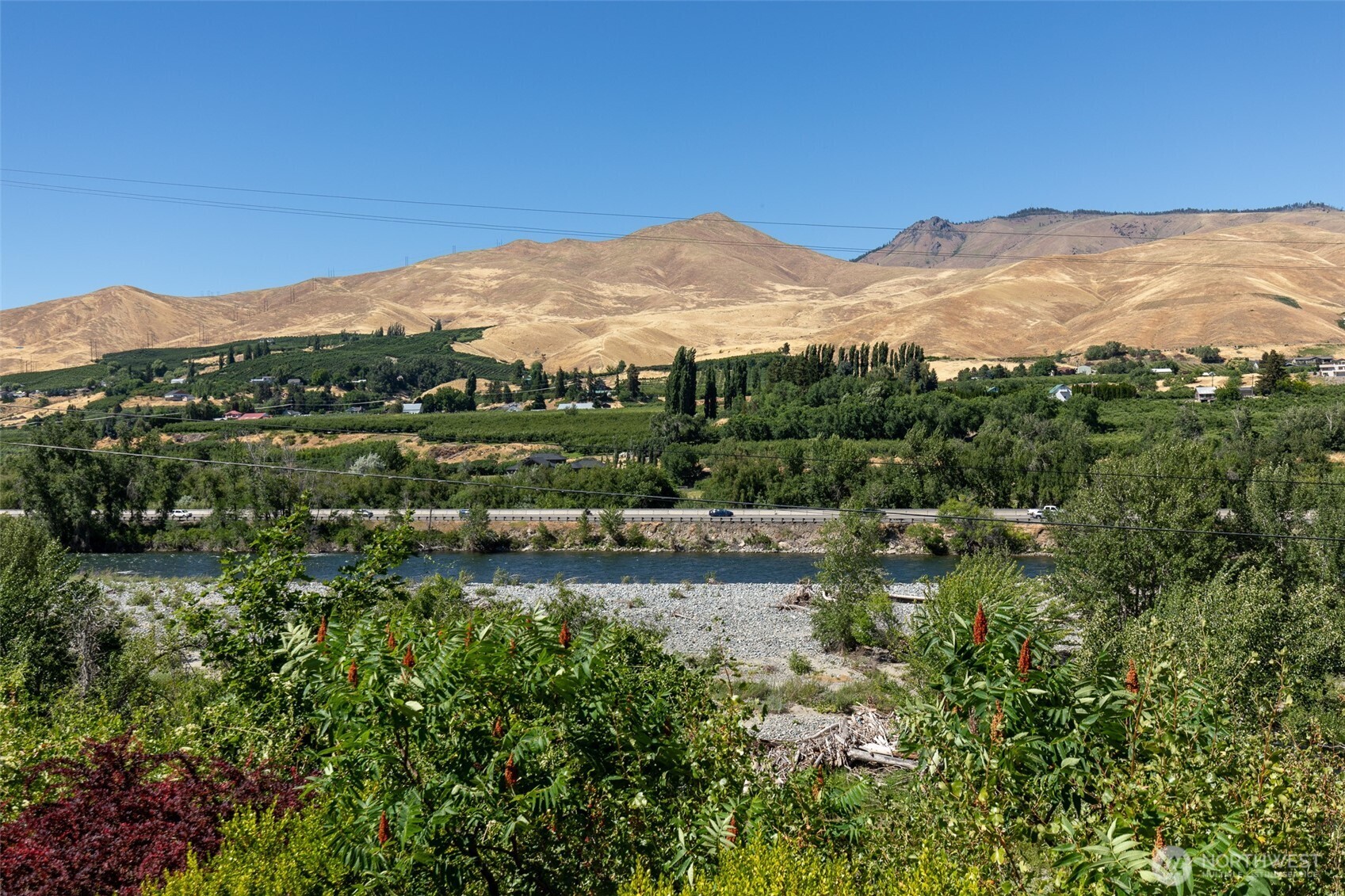 2115 Sleepy Hollow Road Wenatchee, WA 98801 - Photo 5 of 31