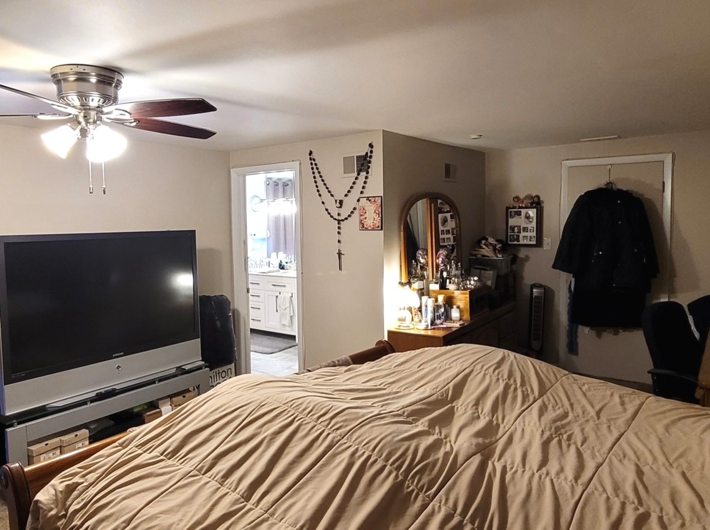 7432 West Gregory Street Chicago, IL 60656 - Photo 22 of 55 a bedroom with a bed and a flat screen tv