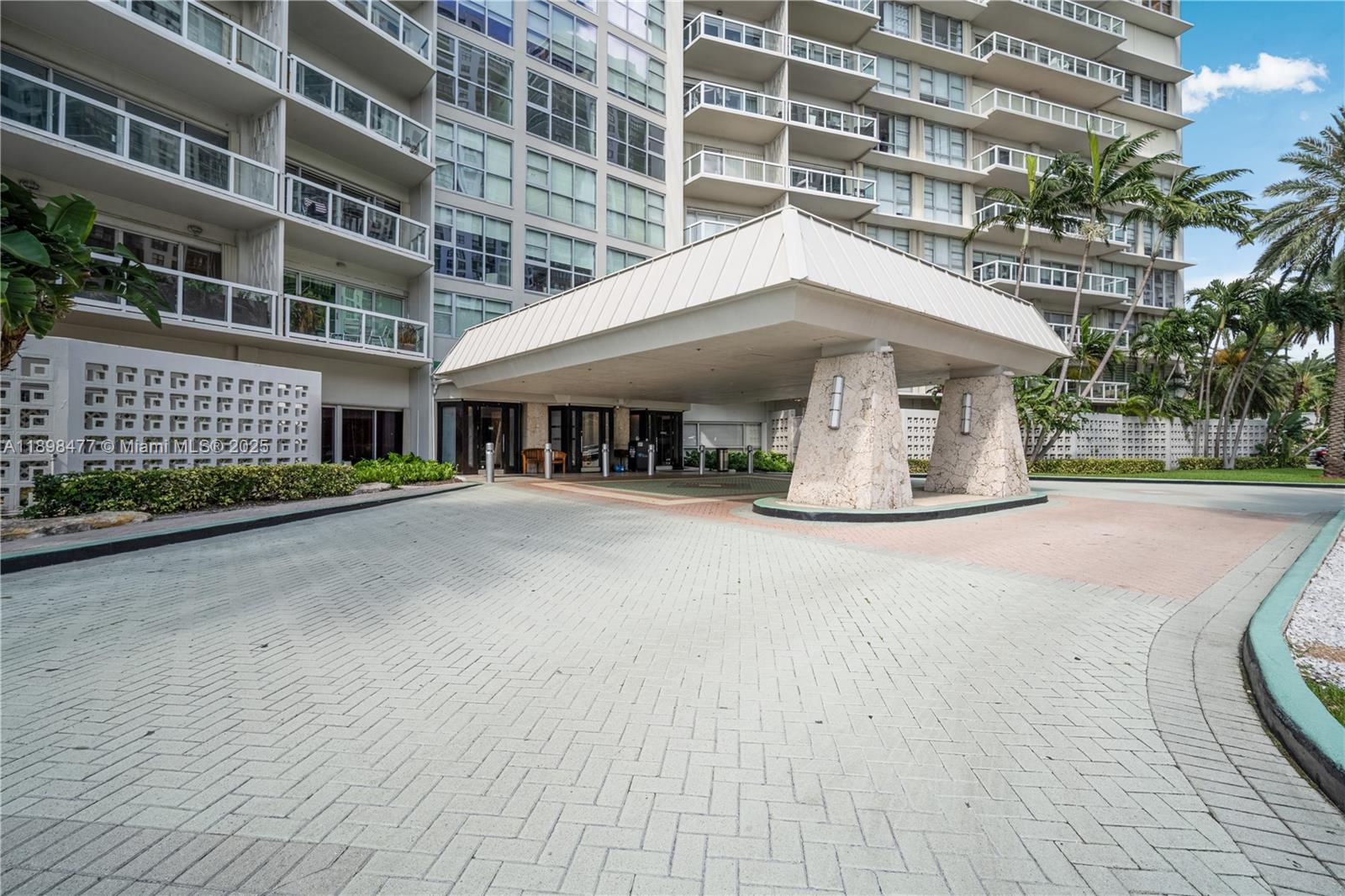 2451 Brickell Avenue, Unit 6N Miami, FL 33129 - Photo 2 of 43 front view of a building