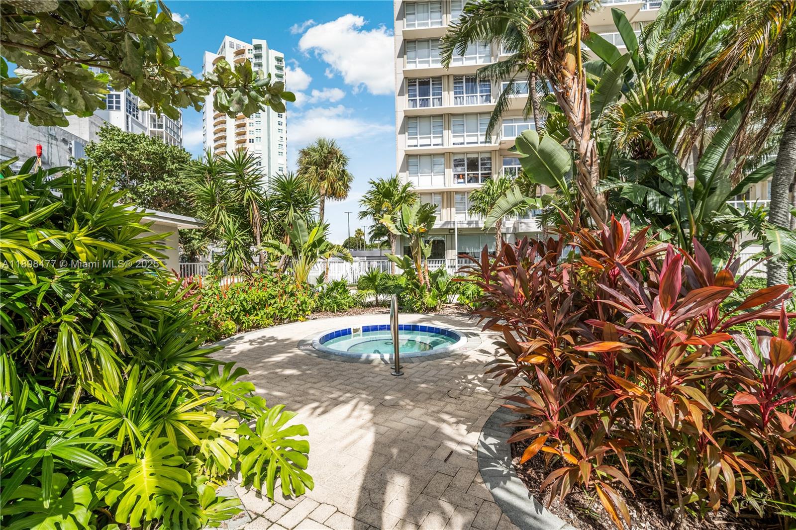 2451 Brickell Avenue, Unit 6N Miami, FL 33129 - Photo 33 of 43 a picture of a yard