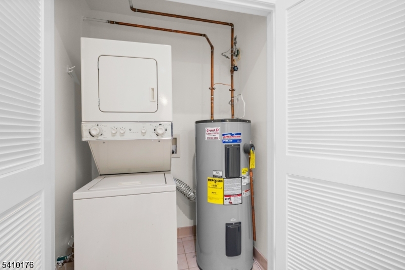 4 Richmond Road West Milford, NJ 07480 - Photo 19 of 25 a utility room with dryer and washer