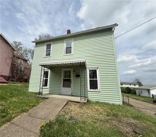 $995 | 358 Russell Street, Sharon, PA 16146