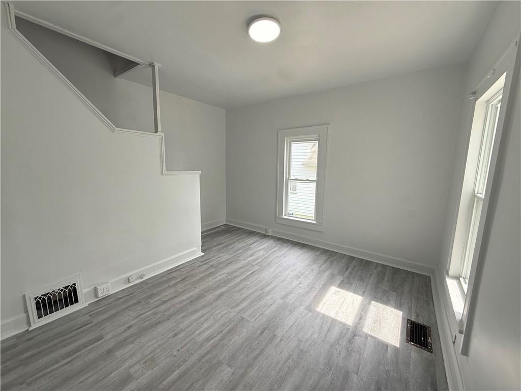 358 Russell Street Sharon, PA 16146 - Photo 2 of 7