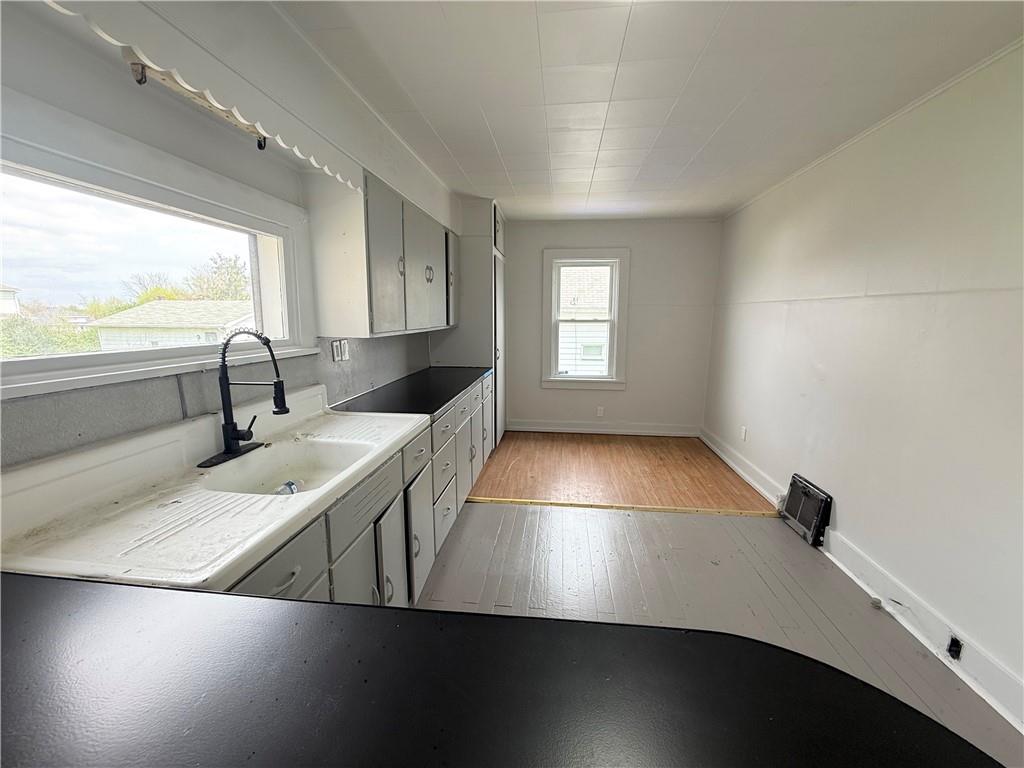 358 Russell Street Sharon, PA 16146 - Photo 3 of 7