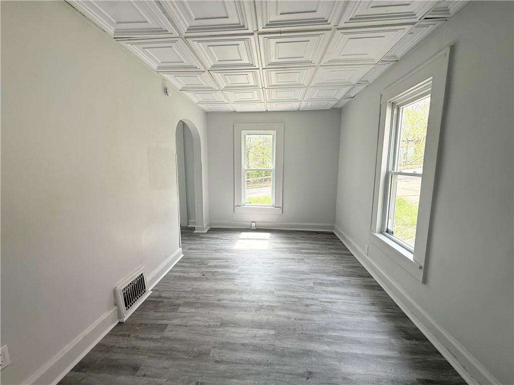 358 Russell Street Sharon, PA 16146 - Photo 4 of 7