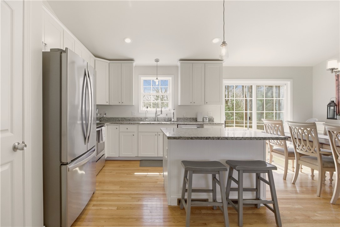 90 Mockingbird Drive Exeter, RI 02822 - Photo 4 of 40