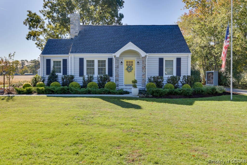 8714 Guinea Road Hayes, VA 23072 - Photo 3 of 44 Cape cod house with a front yard