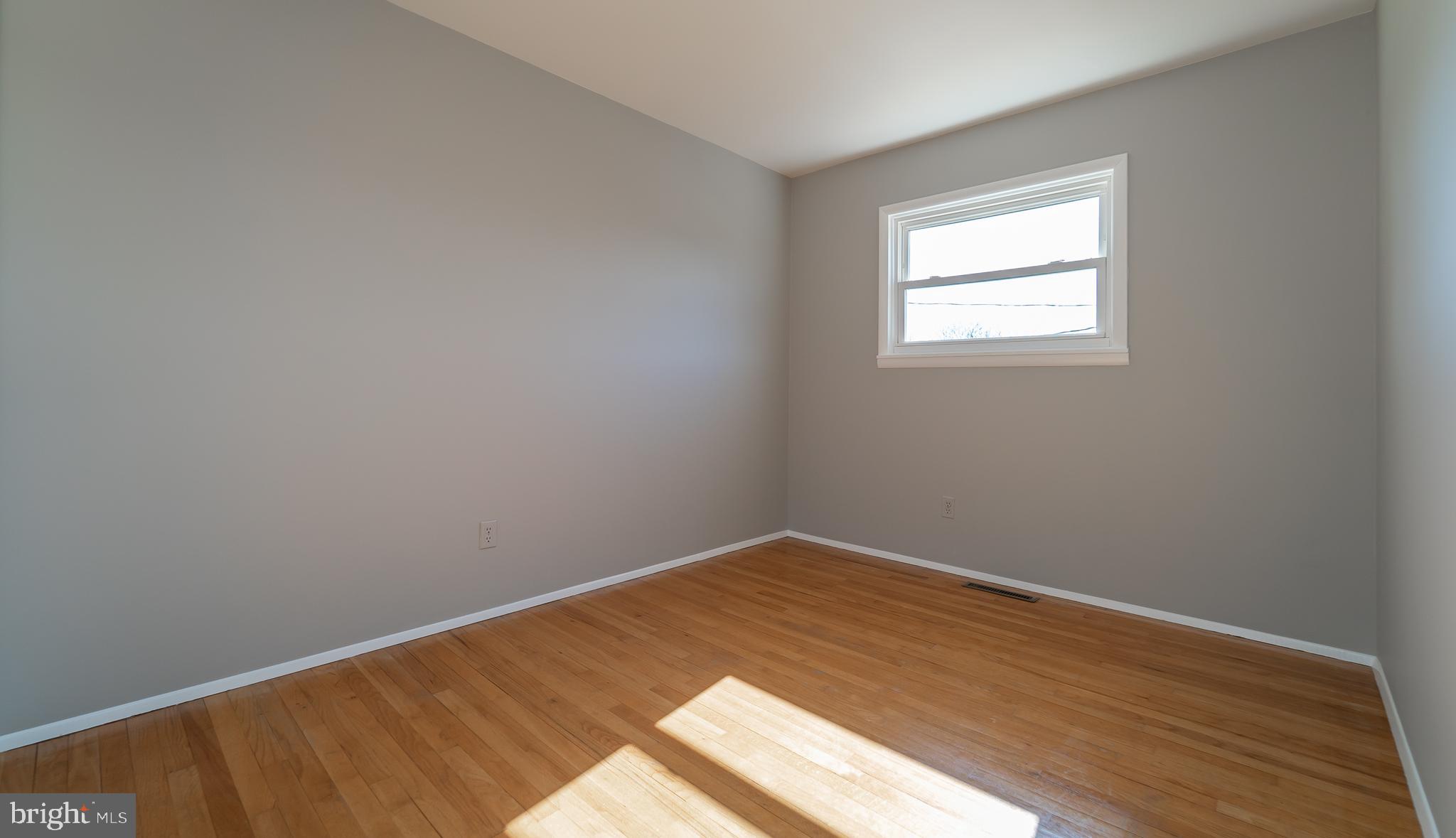 229 Wanda Road Pasadena, MD 21122 - Photo 13 of 26 Gallery Image 13
