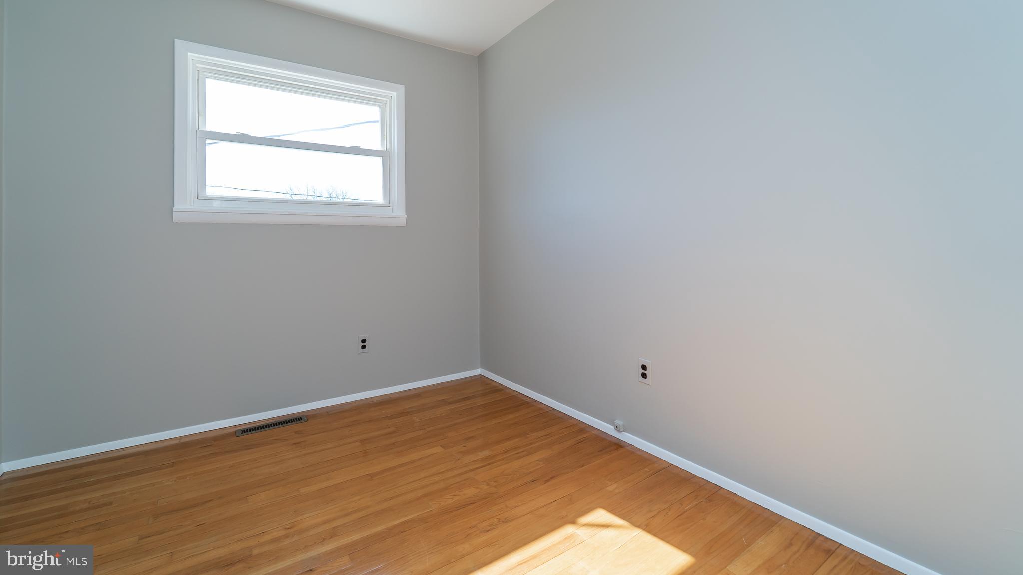 229 Wanda Road Pasadena, MD 21122 - Photo 16 of 26 Gallery Image 16