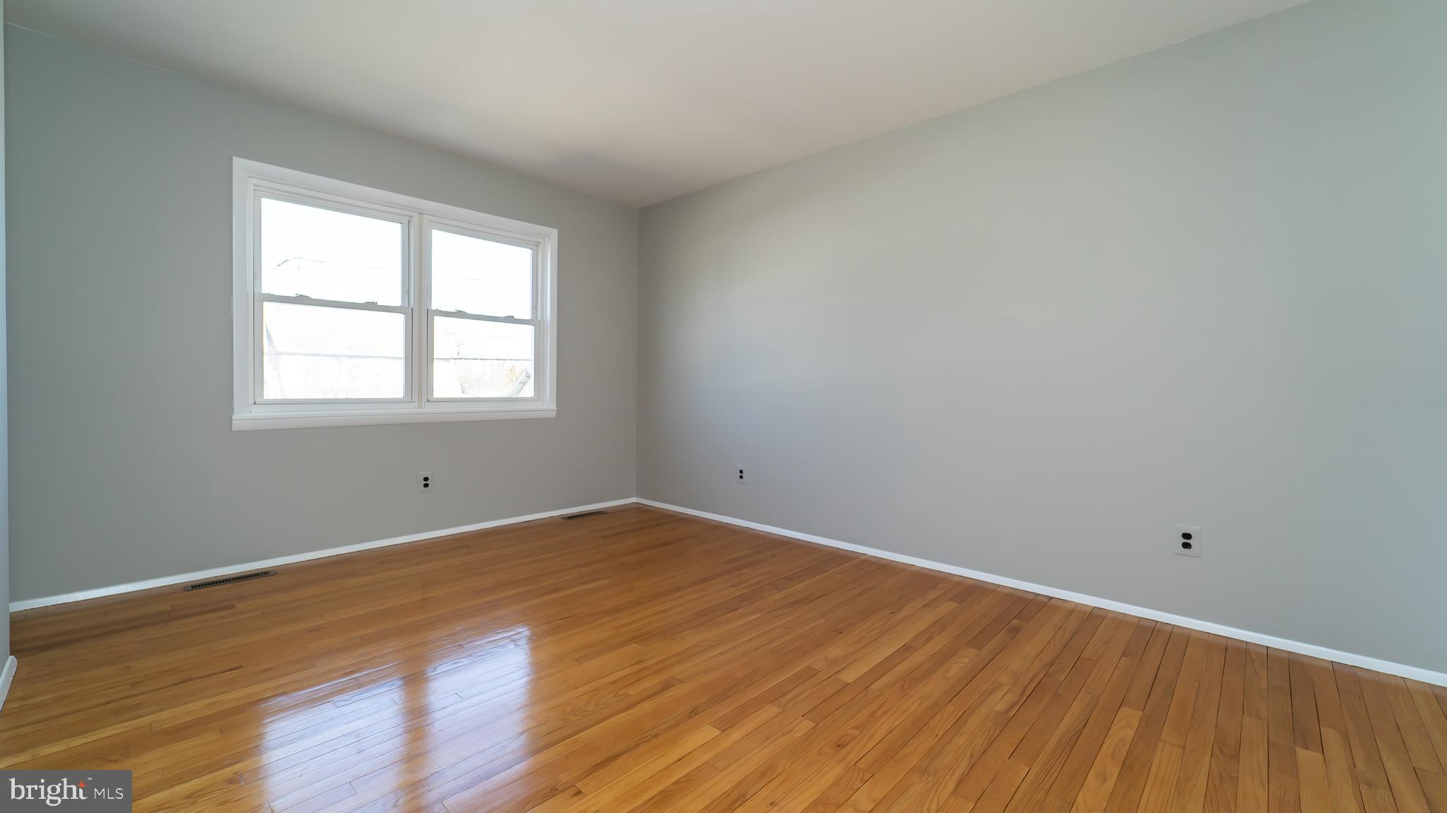 229 Wanda Road Pasadena, MD 21122 - Photo 18 of 26 Gallery Image 18