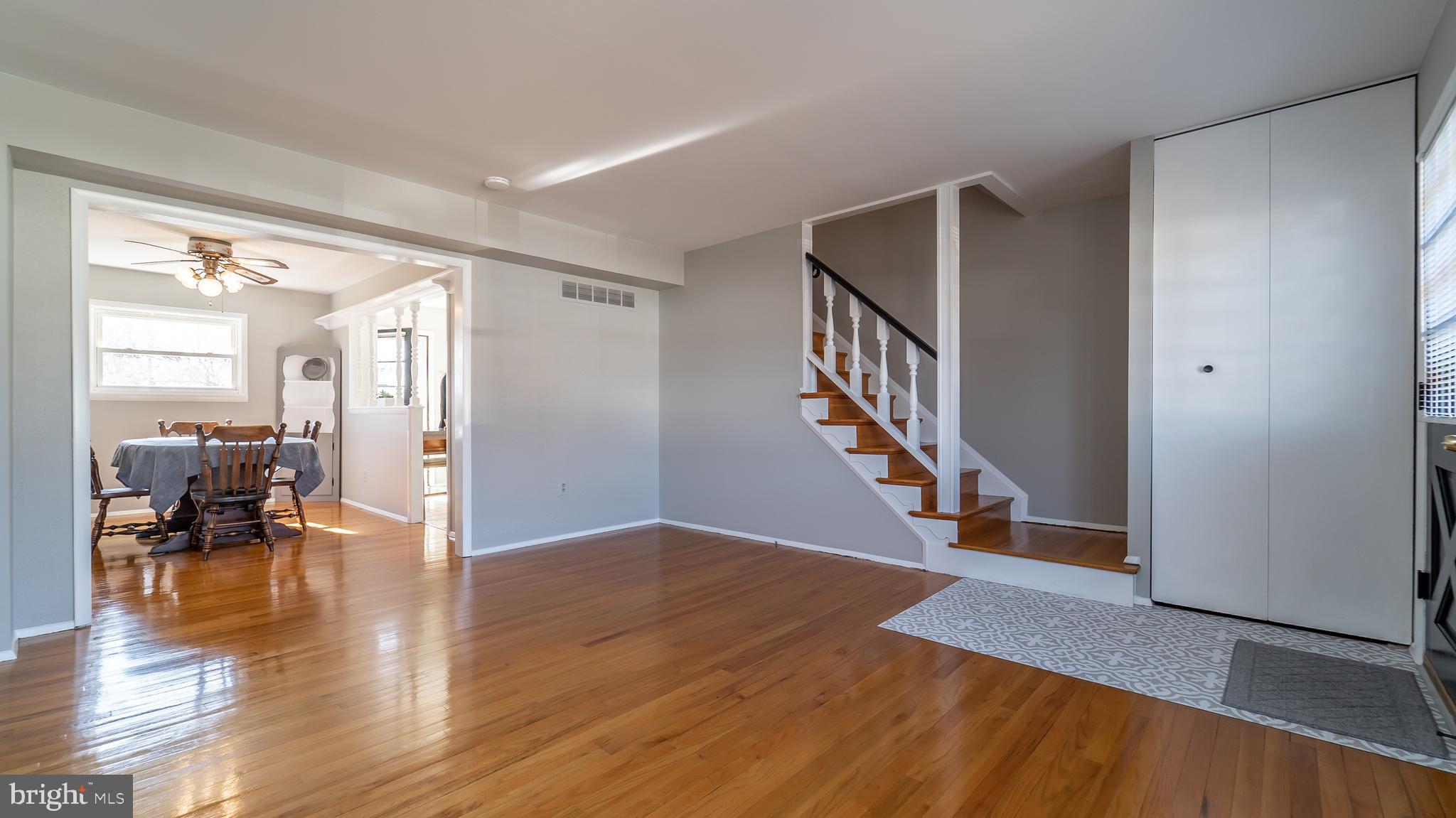 229 Wanda Road Pasadena, MD 21122 - Photo 4 of 26 Gallery Image 4