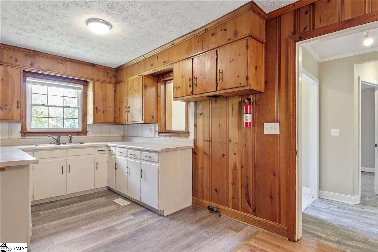 127 Old Cedar Rock Road Easley, SC 29640 - Photo 8 of 36 Gallery Image 8