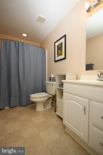 5885 Bridge Spring Road Frederick, MD 21704 - Photo 9 of 28 Bath