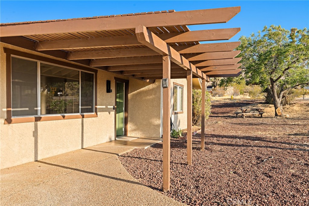 7453 Olympic Road Joshua Tree, CA 92252 - Photo 4 of 39