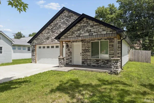 $280,000 | 105 North Railroad Street, Colfax, IN 46035