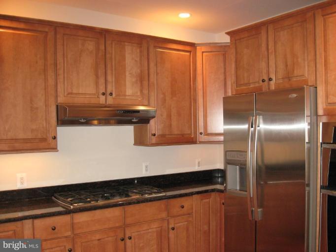 1781 Chain Bridge Road, Unit 301 McLean, VA 22102 - Photo 3 of 10 Kitchen #2