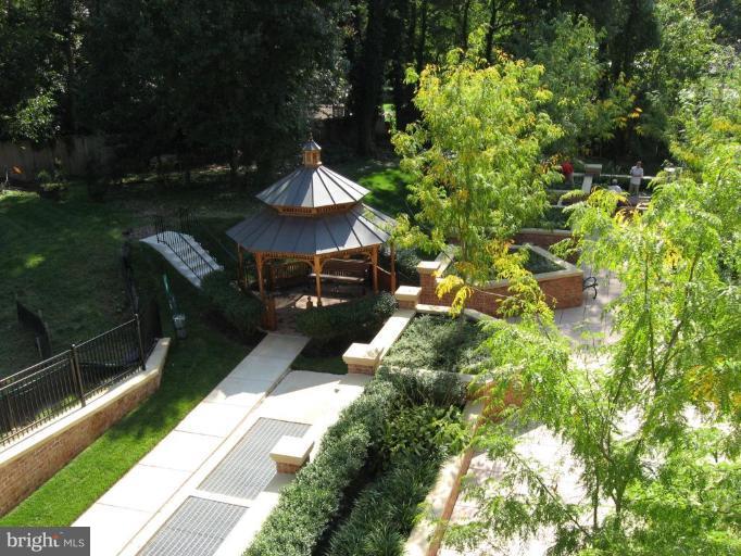 1781 Chain Bridge Road, Unit 301 McLean, VA 22102 - Photo 7 of 10 Rear Courtyard with Gazebo and Pocket Park