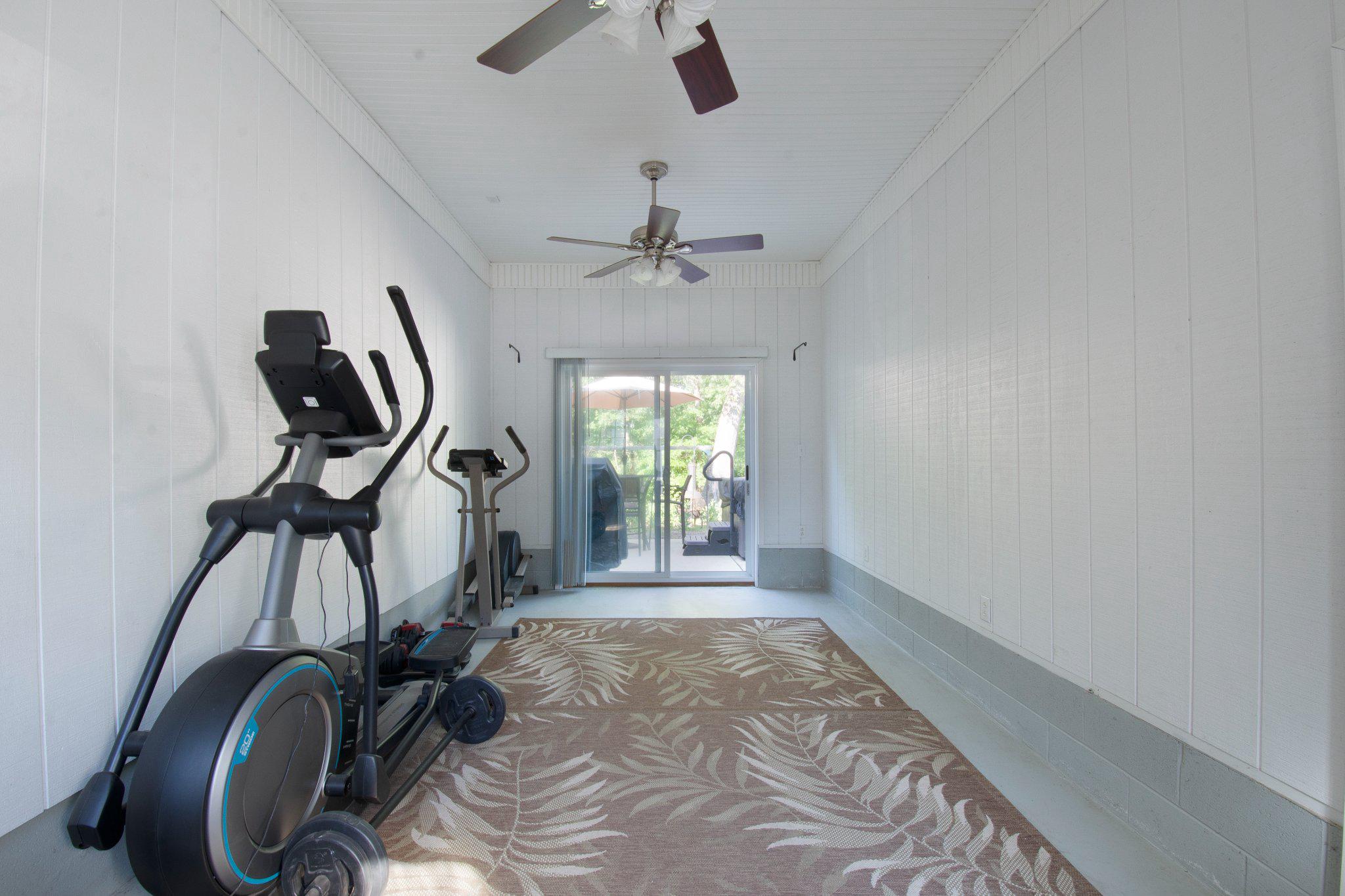 2148 Marshyhope Road Felton, DE 19943 - Photo 25 of 31 Bright and airy breezeway.